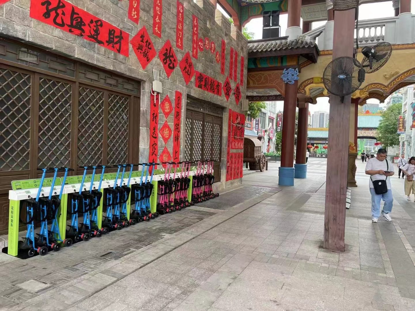 花粉云共享童車入住廣州融創(chuàng)樂園